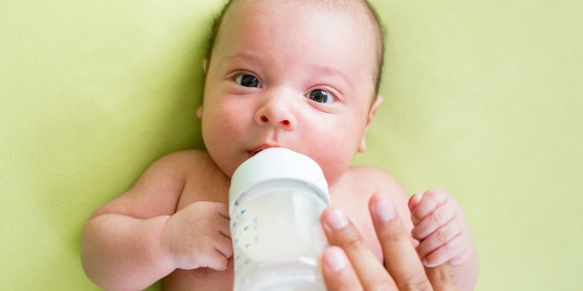 Parenting myth: adding cereal to baby's bottle won't help her sleep!