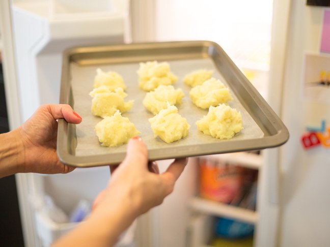 storing-baby-food-wax-paper-cookie-sheet-method2